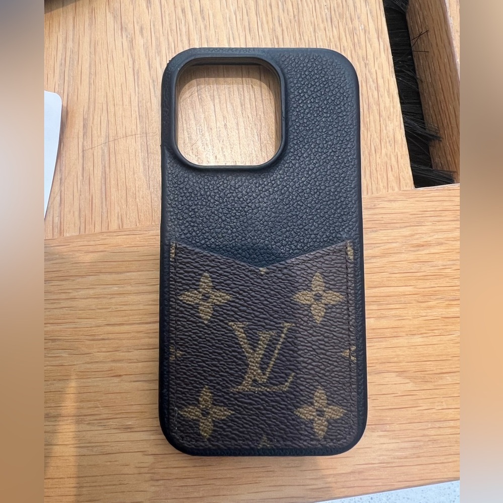 Louis Vuitton 14 pro iPhone case (AUTHENTIC)
